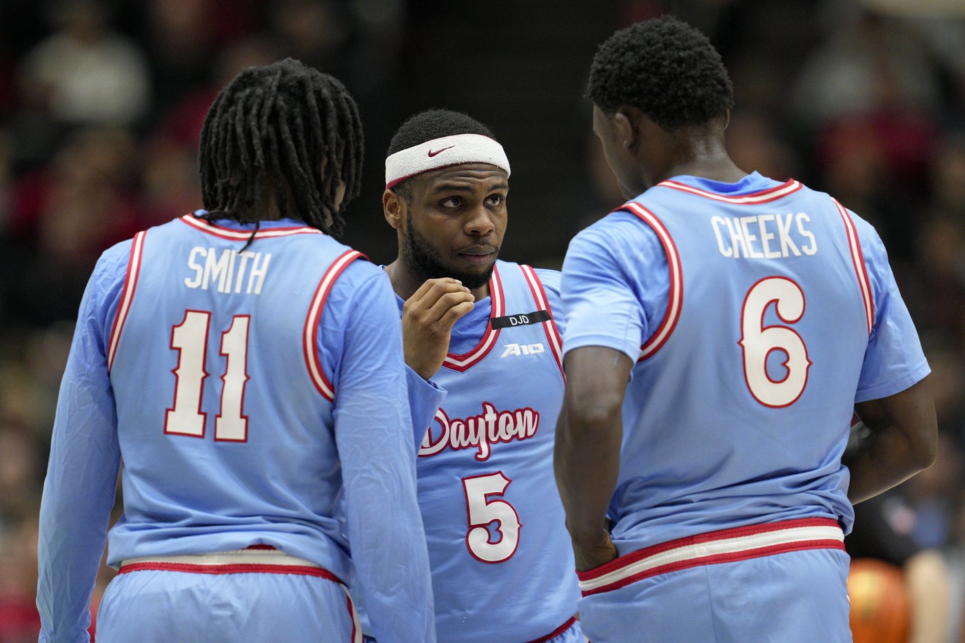 Skillings scores 17 and No. 19 Cincinnati outlasts No. 22 Dayton 66-59 | iNFOnews.ca Skillings scores 17 and No. 19 Cincinnati outlasts No. 22 Dayton 66-59 | iNFOnews.ca