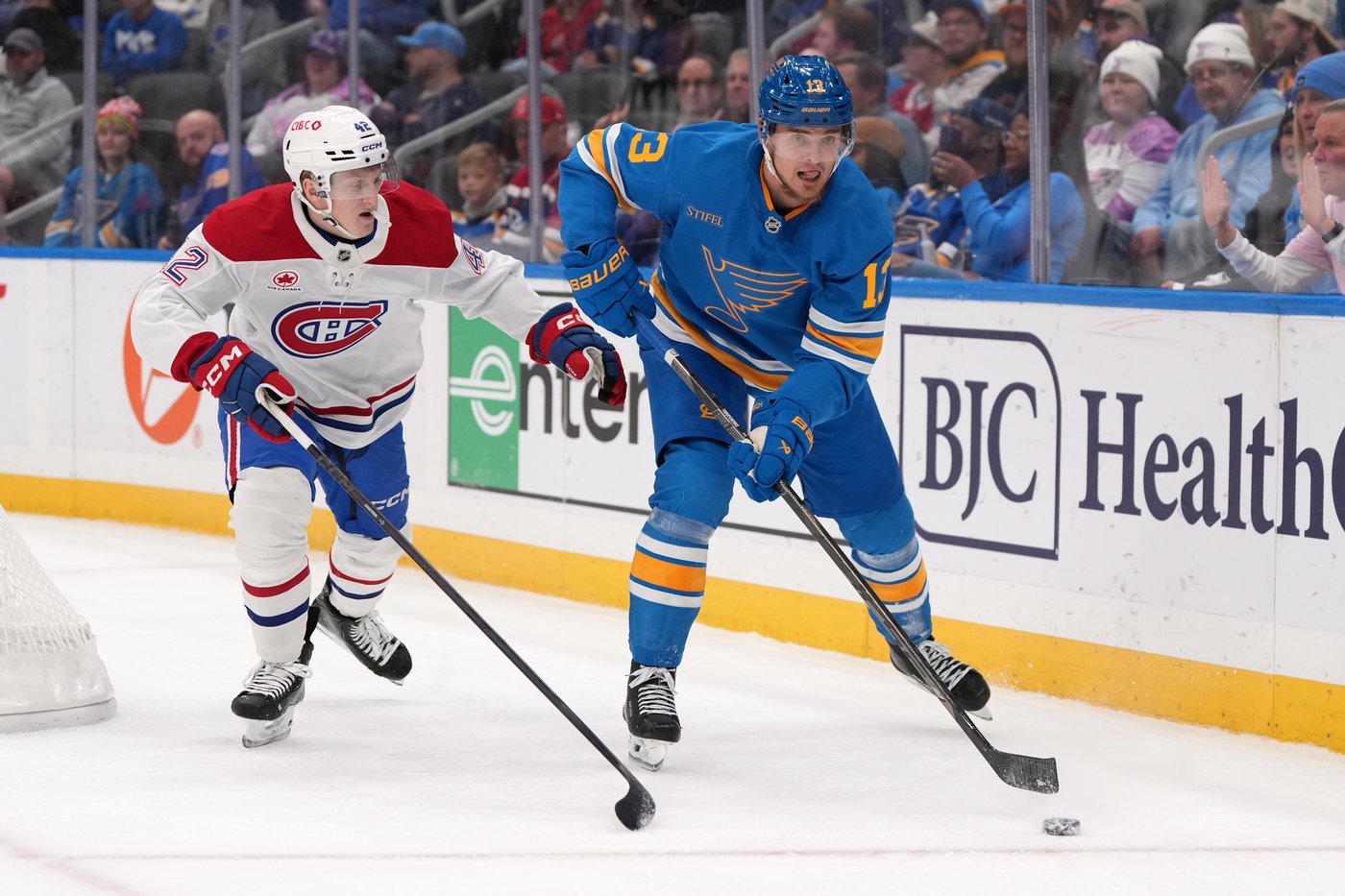 Jacob Fowler makes 46 saves as Canadiens blank Blues 2-0 | iNFOnews.ca Jacob Fowler makes 46 saves as Canadiens blank Blues 2-0 | iNFOnews.ca