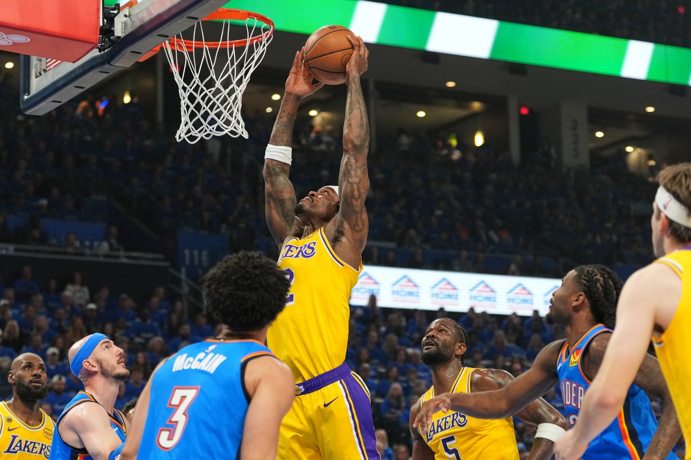 Lakers forward Vanderbilt suffers 'gruesome' injury to right pinkie while trying to block shot | iNFOnews.ca Lakers forward Vanderbilt suffers 'gruesome' injury to right pinkie while trying to block shot | iNFOnews.ca