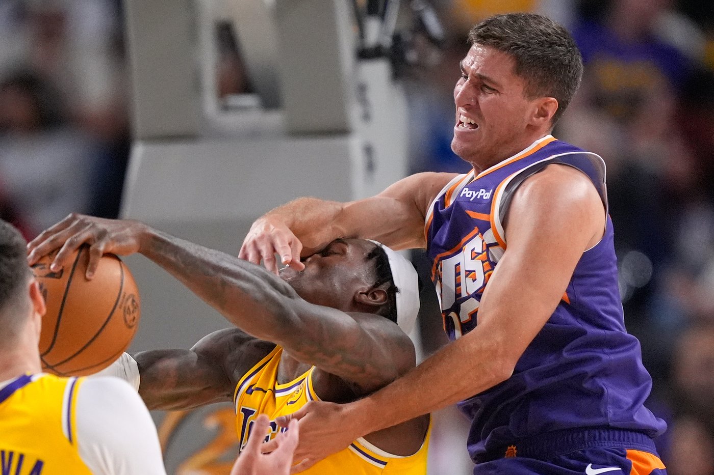 Lakers lose their preseason opener 103-81 to Suns with LeBron James, Luka Doncic sitting out | iNFOnews.ca Lakers lose their preseason opener 103-81 to Suns with LeBron James, Luka Doncic sitting out | iNFOnews.ca