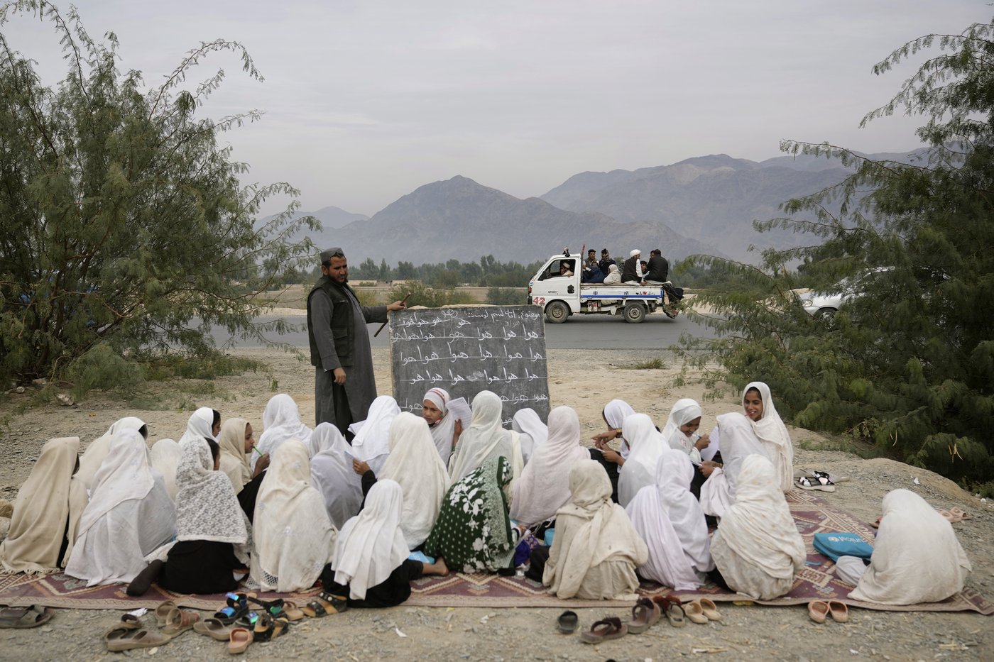 Russian lawmakers advance a bill removing the terrorist designation for the Taliban | iNFOnews.ca