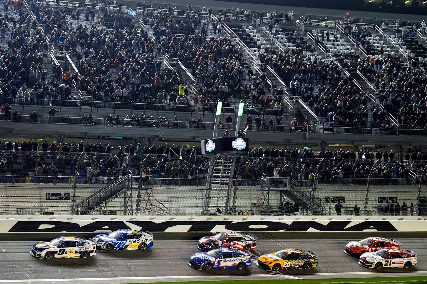 Chase Elliott had 1st Daytona 500 title in sight before losing out in last-lap wreck to Reddick | iNFOnews.ca Chase Elliott had 1st Daytona 500 title in sight before losing out in last-lap wreck to Reddick | iNFOnews.ca
