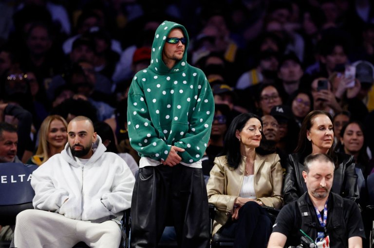 Justin Bieber to co-headline FIFA World Cup final halftime show | iNFOnews.ca