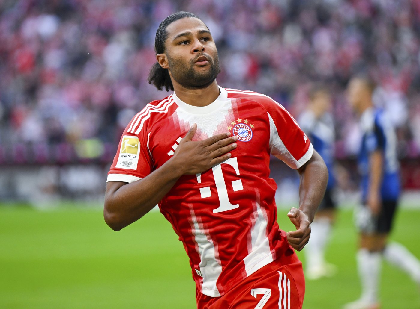 Bayern warms up for Chelsea in Champions League with 5-0 rout of Hamburg | iNFOnews.ca