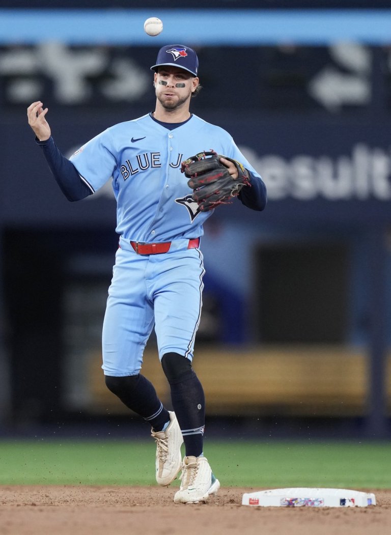 Poor fielding and hitting undoing Blue Jays' playoff push after MLB all-star break | iNFOnews.ca