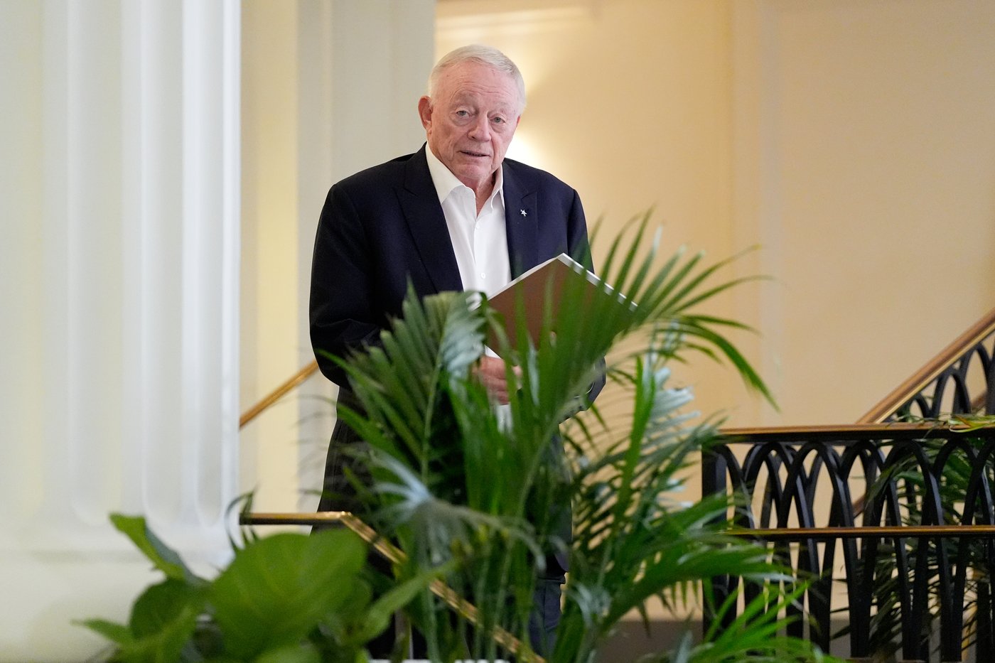Jerry Jones doesn't see the Cowboys making any more coaching changes this season | iNFOnews.ca