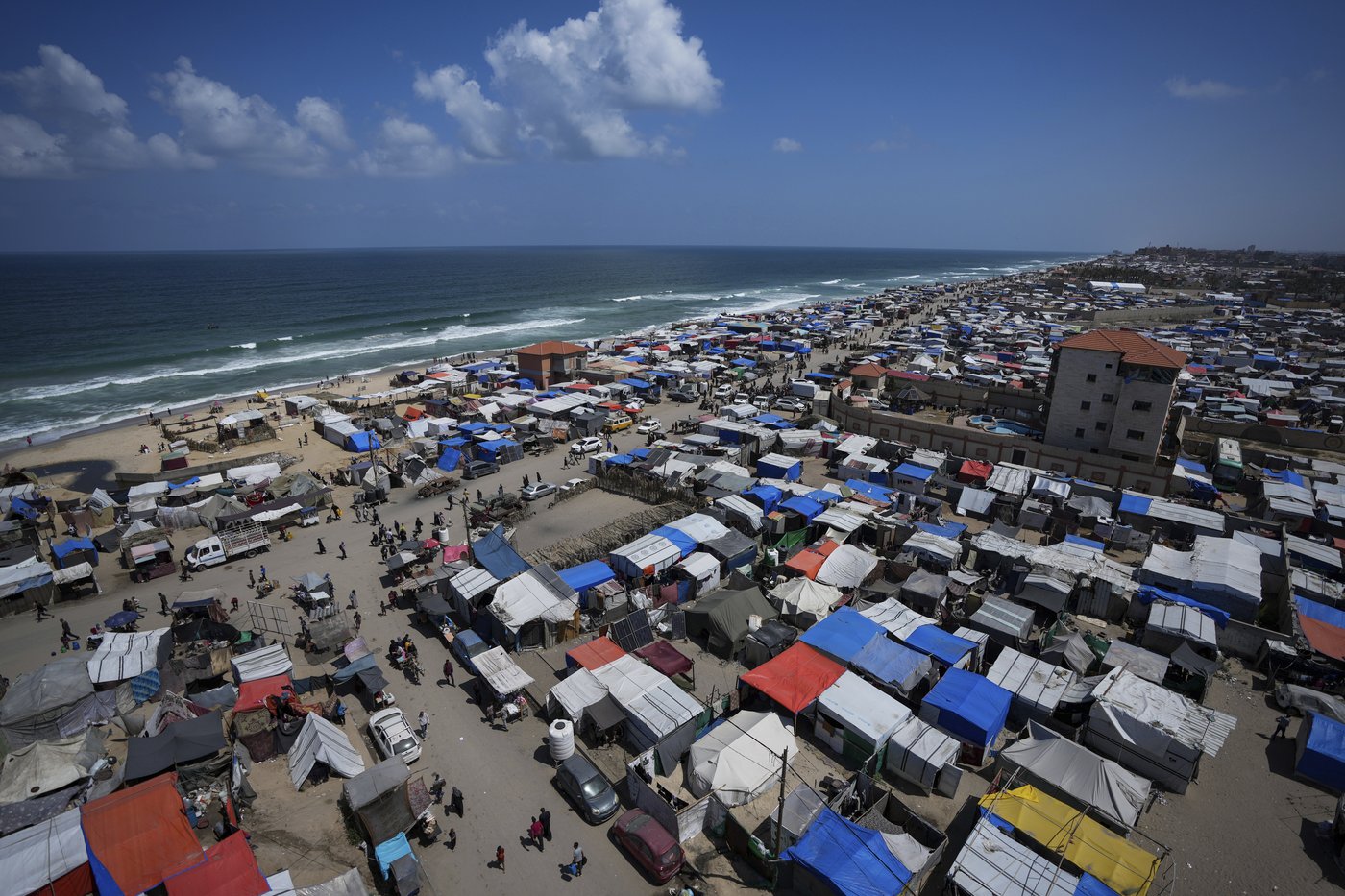 A displaced family's year of fleeing across the devastated Gaza Strip | iNFOnews.ca