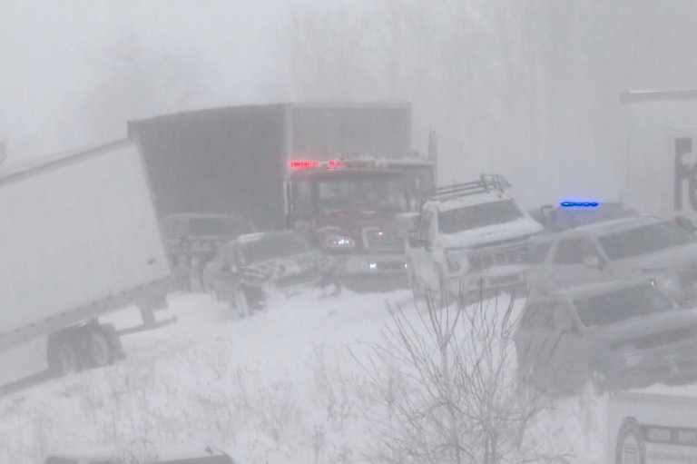 100 vehicles pile up in Michigan crash as snowstorm moves across the country | iNFOnews.ca
