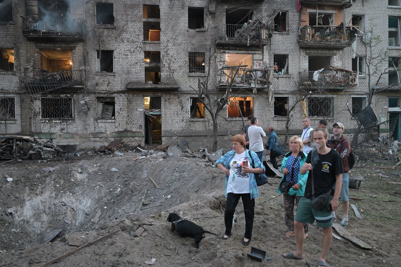 Photos show aftermath of large-scale Russian attack overnight in Kyiv | iNFOnews.ca
