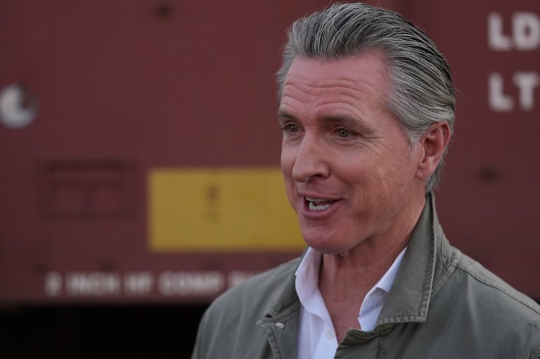 Gov. Gavin Newsom takes heat from Republicans and LGBTQ+ lawmakers during book tour | iNFOnews.ca