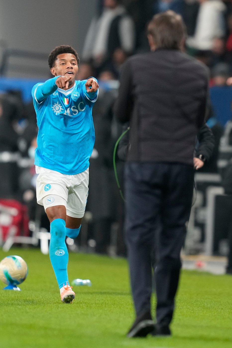 Rasmus Højlund shines as Napoli beats AC Milan 2-0 to reach Italian Super Cup final | iNFOnews.ca