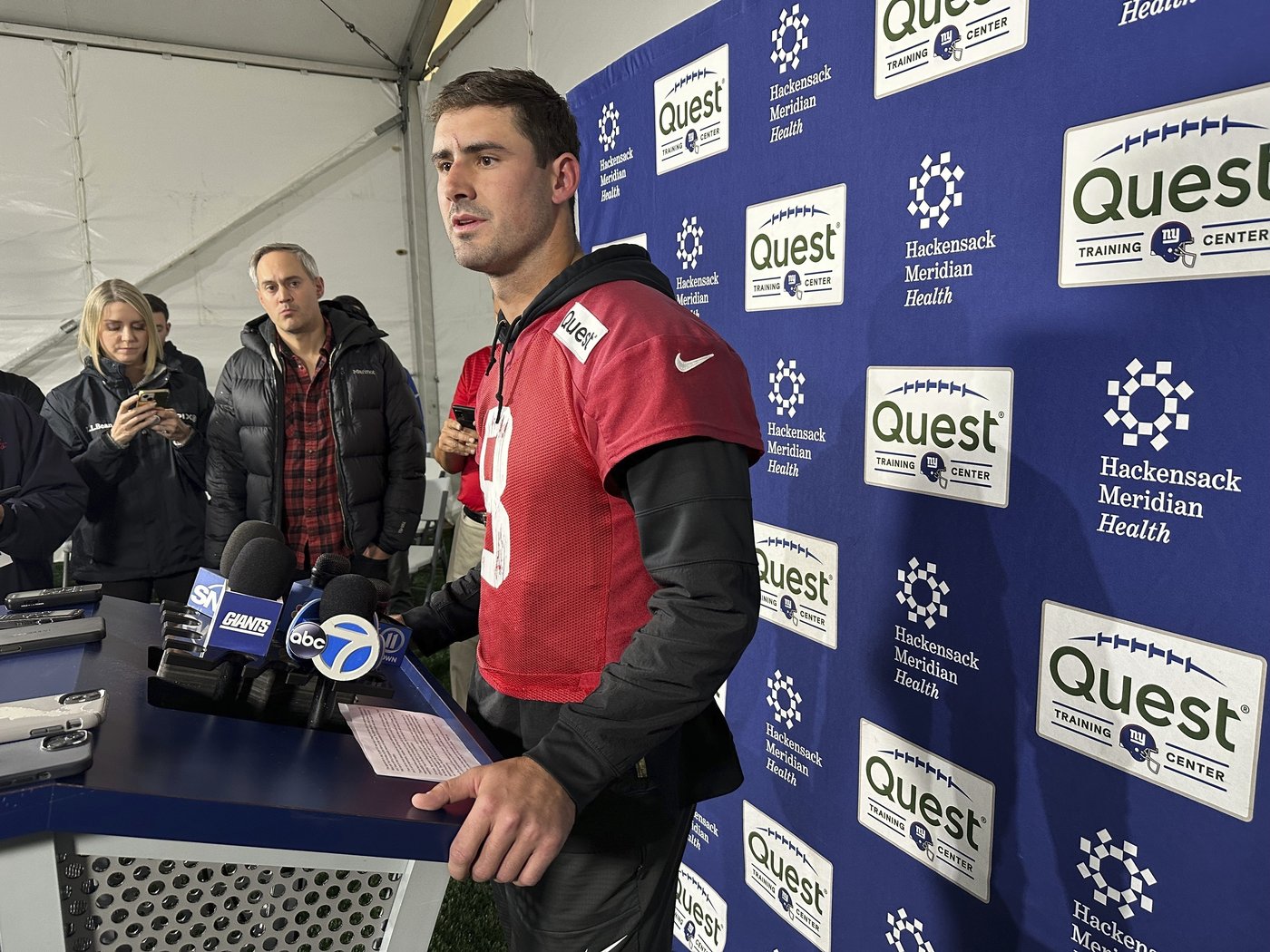 Daniel Jones is signing with the Vikings after his release from the Giants, AP source says | iNFOnews.ca