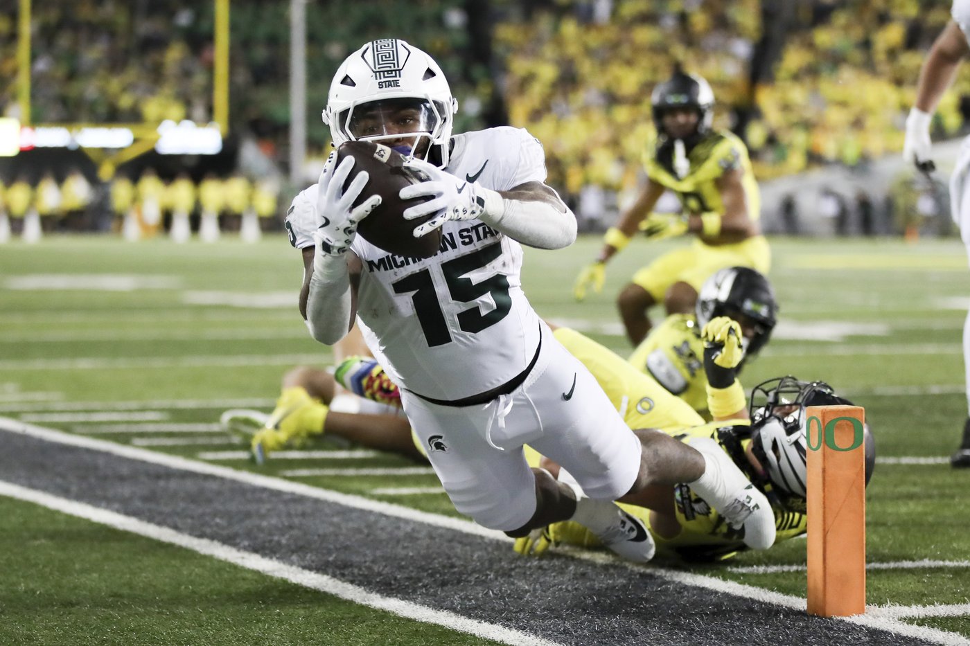 Dillon Gabriel, Jordan James lead No. 6 Oregon to 31-10 victory over Michigan State | iNFOnews.ca Dillon Gabriel, Jordan James lead No. 6 Oregon to 31-10 victory over Michigan State | iNFOnews.ca