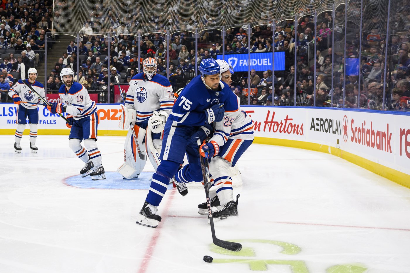 Oilers defenceman Darnell Nurse exits game after Reaves head shot: 'Dangerous play' | iNFOnews.ca Oilers defenceman Darnell Nurse exits game after Reaves head shot: 'Dangerous play' | iNFOnews.ca