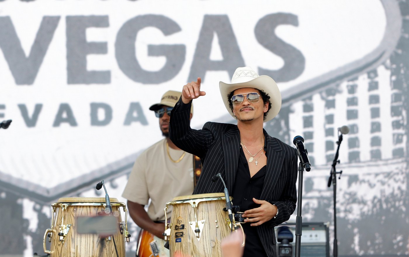 'New king of Las Vegas' is celebrated with Strip parade | iNFOnews.ca
