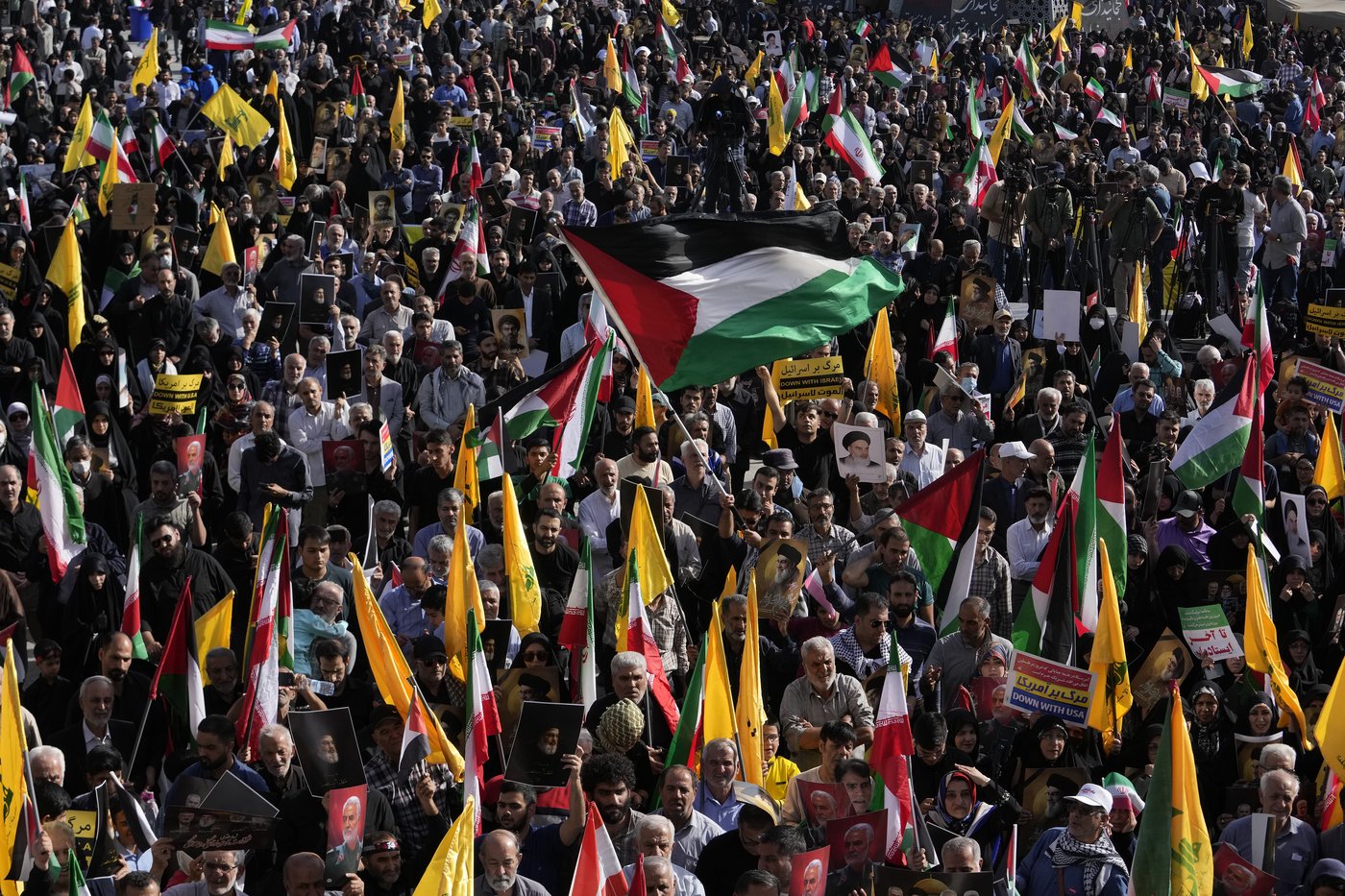 Middle East latest: UN ponders how to calm the conflict as Israel battles militants on two fronts | iNFOnews.ca