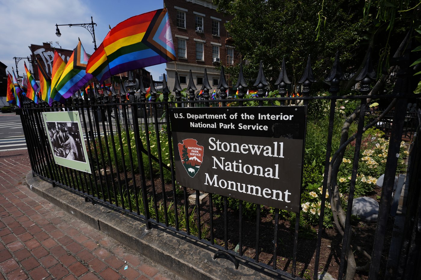 US Park Service erases the word 'transgender' from website commemorating Stonewall riot | iNFOnews.ca US Park Service erases the word 'transgender' from website commemorating Stonewall riot | iNFOnews.ca