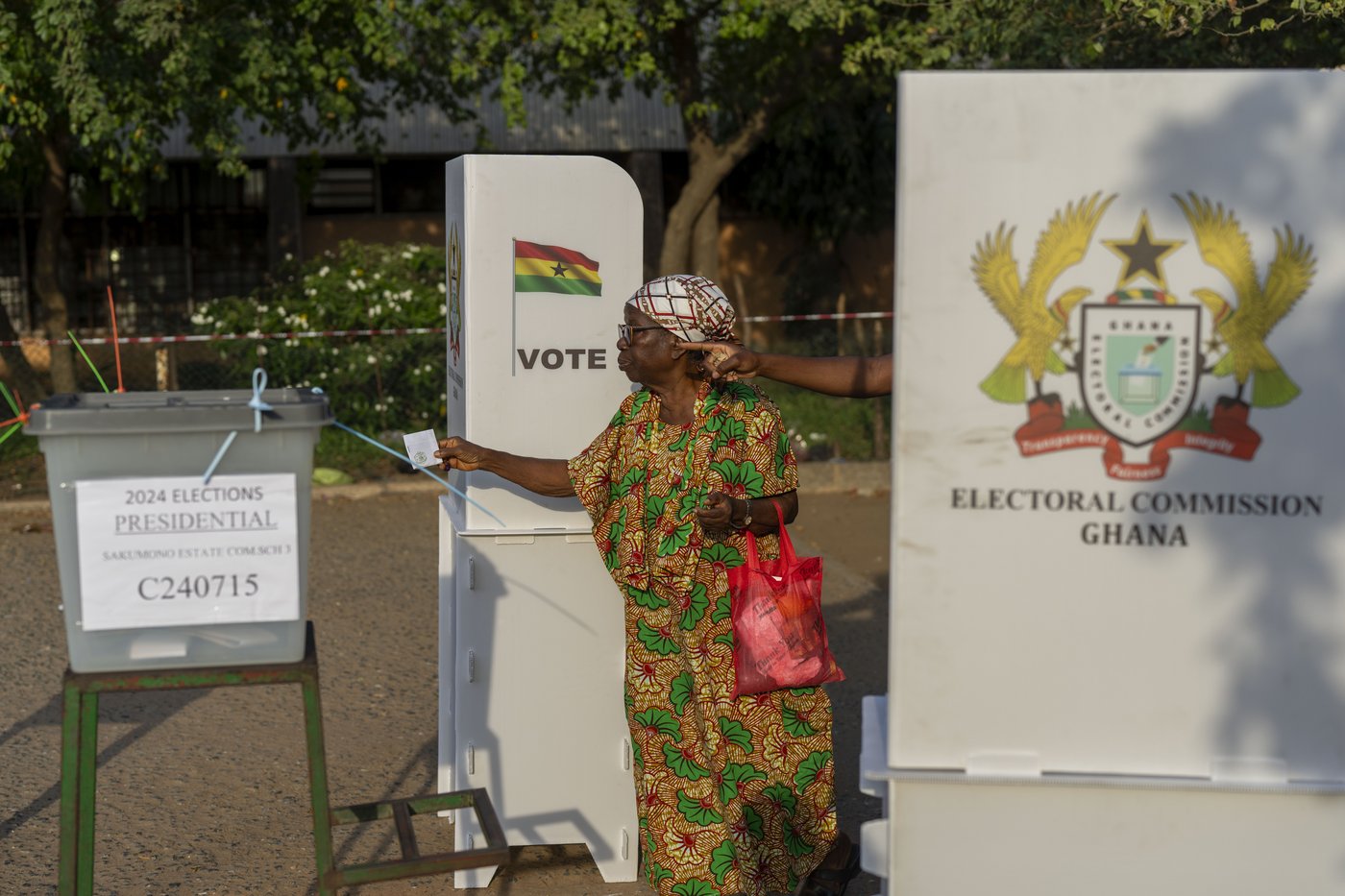 Polls close in Ghana's general election in the shadow of the worst economic crisis in a generation | iNFOnews.ca Polls close in Ghana's general election in the shadow of the worst economic crisis in a generation | iNFOnews.ca