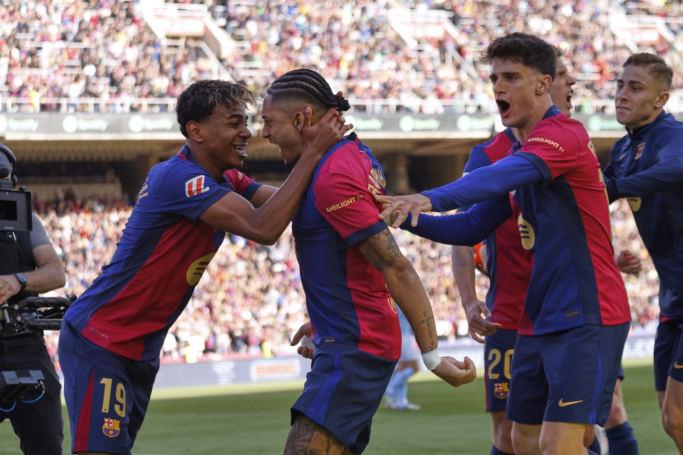 Raphinha leads Barcelona's thrilling 4-3 comeback over Celta in La Liga | iNFOnews.ca