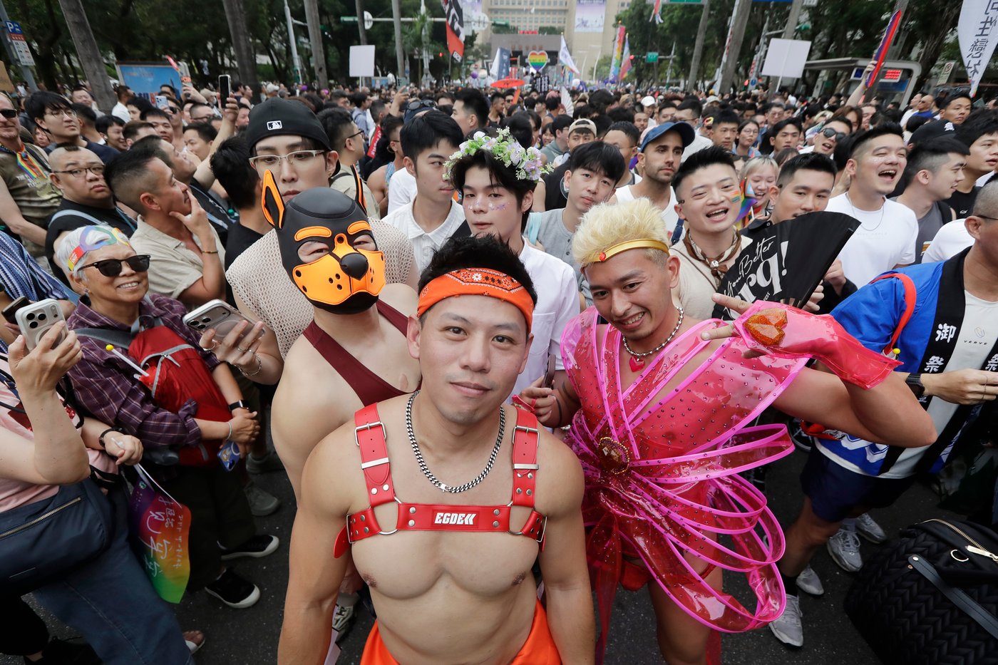 Tens of thousands gather to celebrate inclusivity at Taiwan Pride parade | iNFOnews.ca Tens of thousands gather to celebrate inclusivity at Taiwan Pride parade | iNFOnews.ca