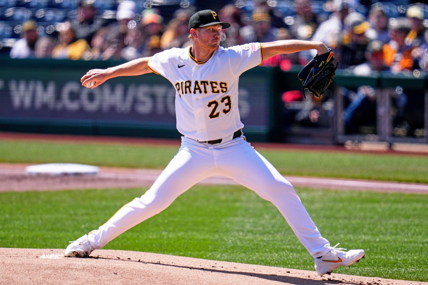 Nick Castellanos’ two-run double, Jake Cronenworth's homer spark Padres over Pirates 8-2 | iNFOnews.ca