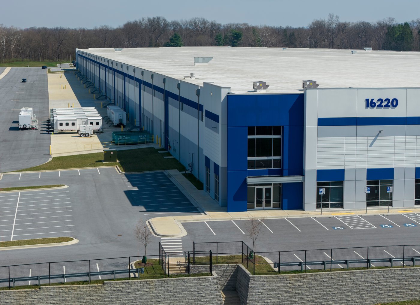 Judge extends pause on work to turn Maryland warehouse into immigrant detention | iNFOnews.ca