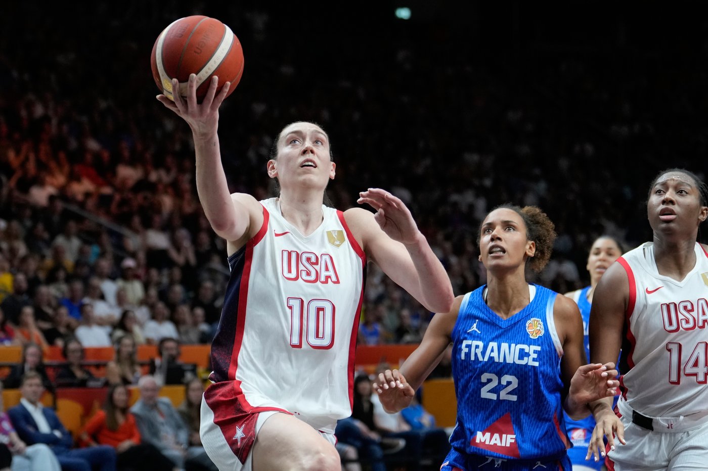 Breanna Stewart continues winning tradtion with 4th World Cup championship | iNFOnews.ca Breanna Stewart continues winning tradtion with 4th World Cup championship | iNFOnews.ca