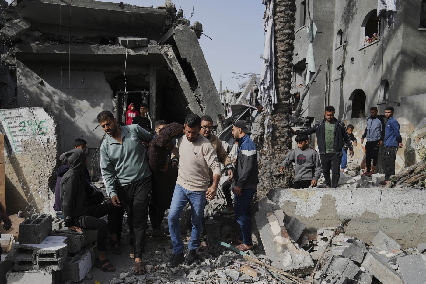 Middle East latest: Israel kills a journalist in a media tent outside a Gaza hospital | iNFOnews.ca