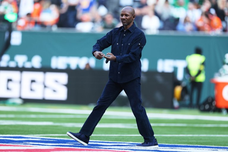 UK rapper Giggs takes center stage as NFL spices up international games with halftime shows | iNFOnews.ca