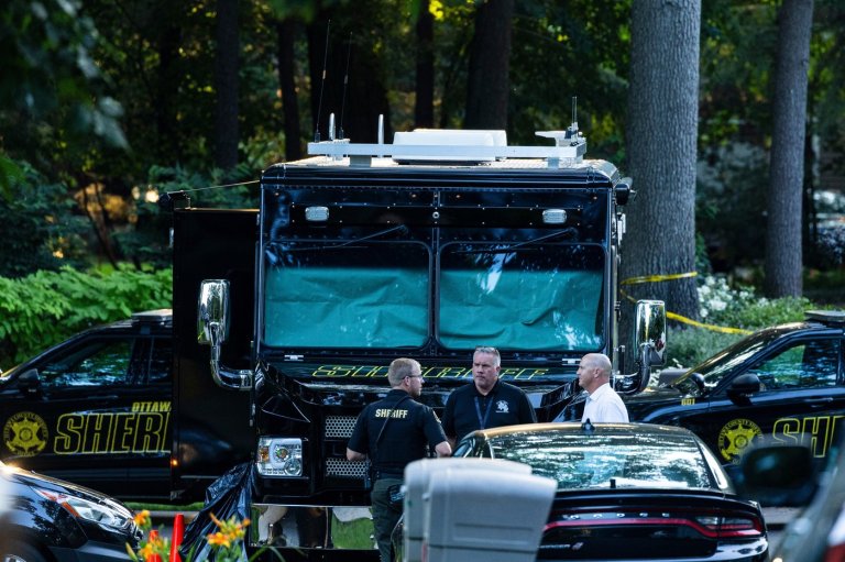 8 found dead in Michigan home after fire, some with gunshot wounds | iNFOnews.ca