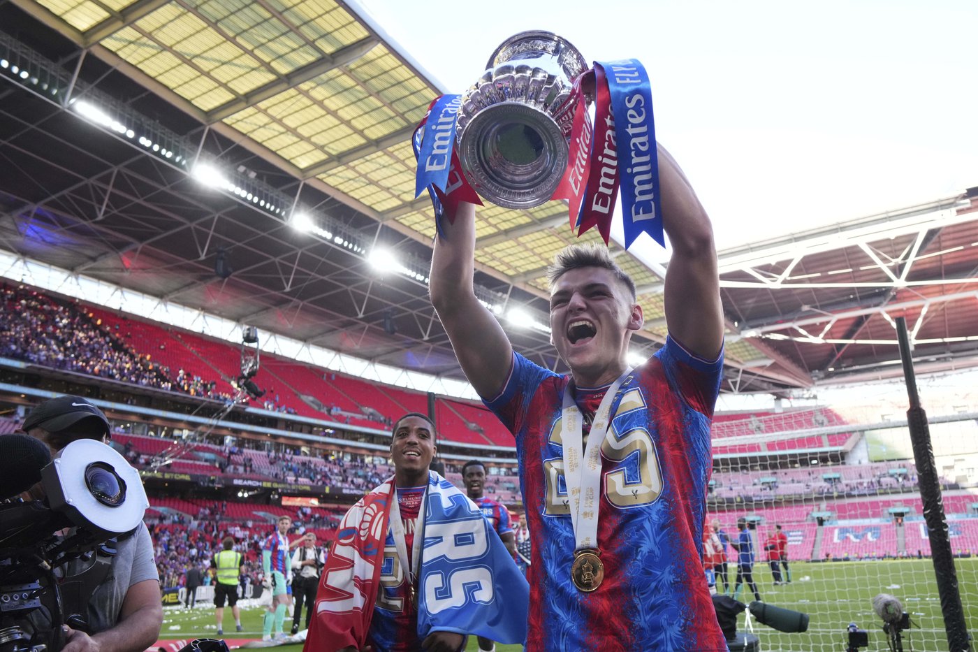 Crystal Palace makes FA Cup history by stunning Man City 1-0 in the final | iNFOnews.ca Crystal Palace makes FA Cup history by stunning Man City 1-0 in the final | iNFOnews.ca