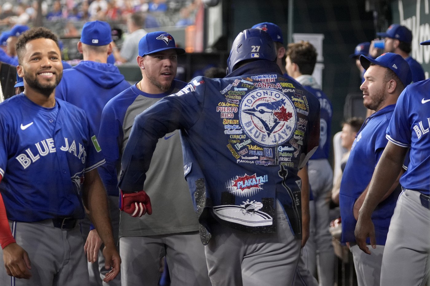 Gausman pitches 5 no-hit innings and Guerrero goes deep twice as Blue Jays beat Rangers 4-0 | iNFOnews.ca Gausman pitches 5 no-hit innings and Guerrero goes deep twice as Blue Jays beat Rangers 4-0 | iNFOnews.ca