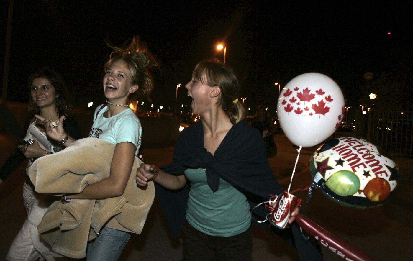 Survivors of past air disasters offer support after Toronto crash | iNFOnews.ca