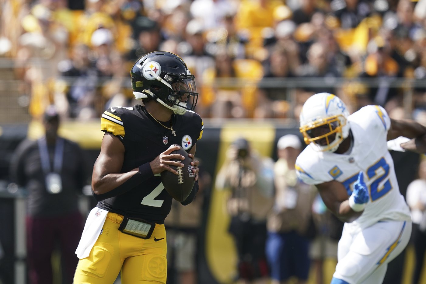 Status quo in Pittsburgh, where Justin Fields will remain at QB while Russell Wilson rehabs | iNFOnews.ca