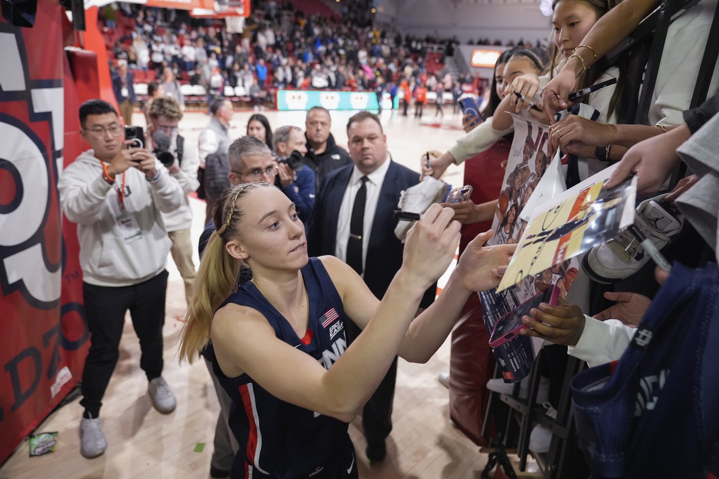 No. 6 UConn beats Seton Hall 96-36, Bueckers surpasses 2,000 career points | iNFOnews.ca