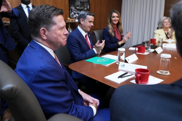 Trump's housing regulator Bill Pulte says he'll hand over intel reins to Jay Clayton on Monday | iNFOnews.ca