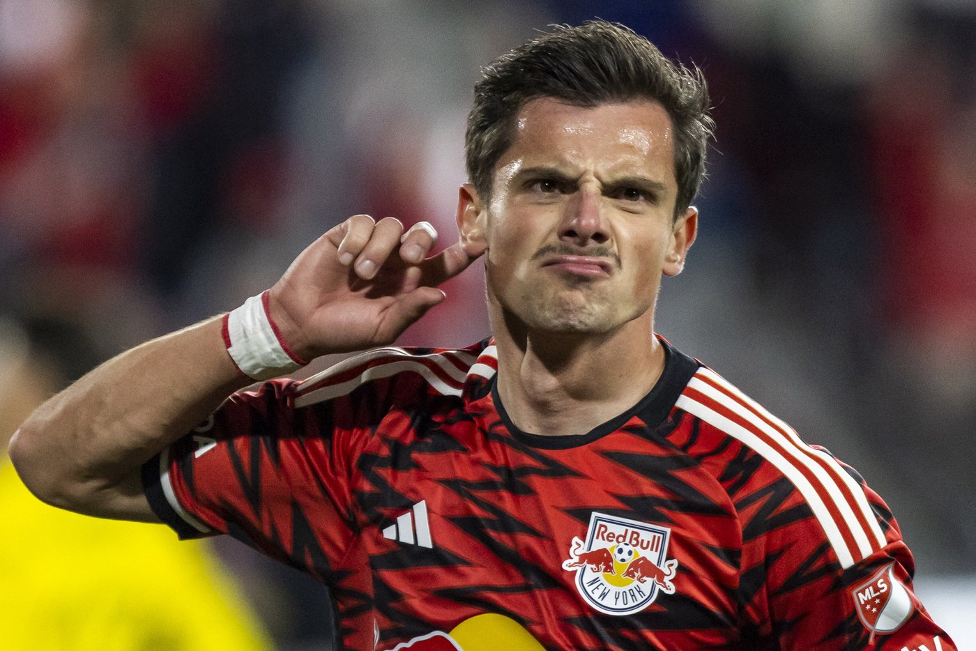 Daniel Edelman, Carlos Coronel help Red Bulls win shootout, finish sweep of defending champion Crew | iNFOnews.ca