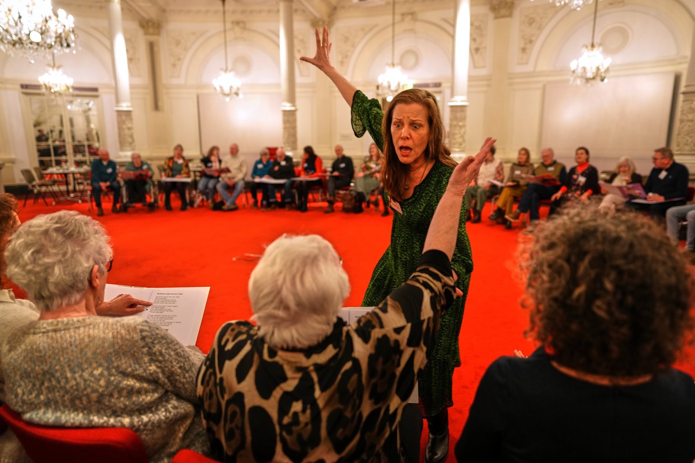 A singing circle at Amsterdam's Concertgebouw offers support for people with dementia | iNFOnews.ca