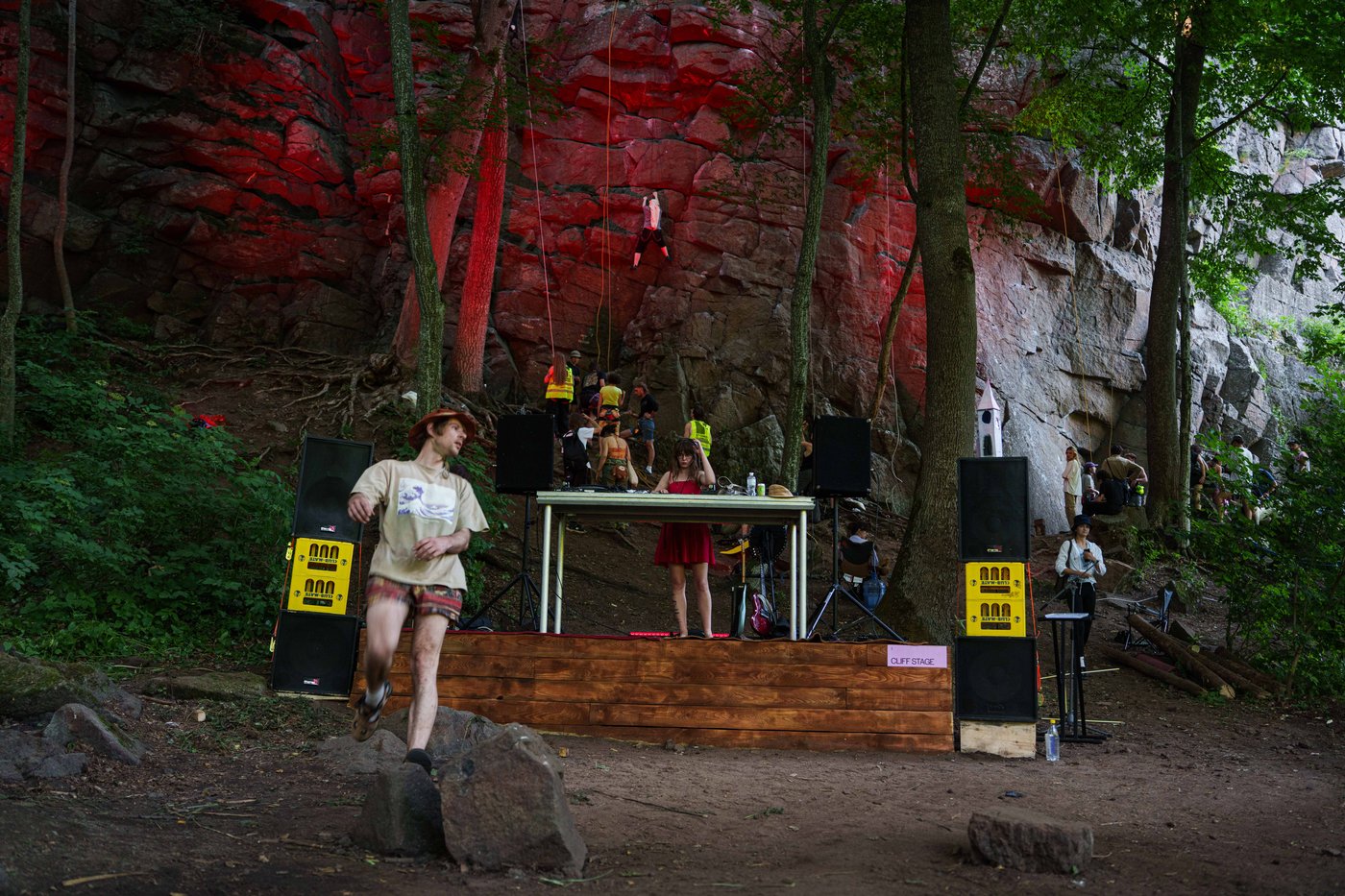 As war grinds on, Ukrainian climbers build a new outdoor culture inspired by Yosemite | iNFOnews.ca