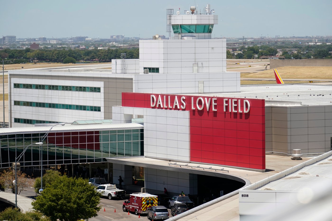 Telecommunication equipment issue causes flight delays at Dallas airports, FAA says | iNFOnews.ca