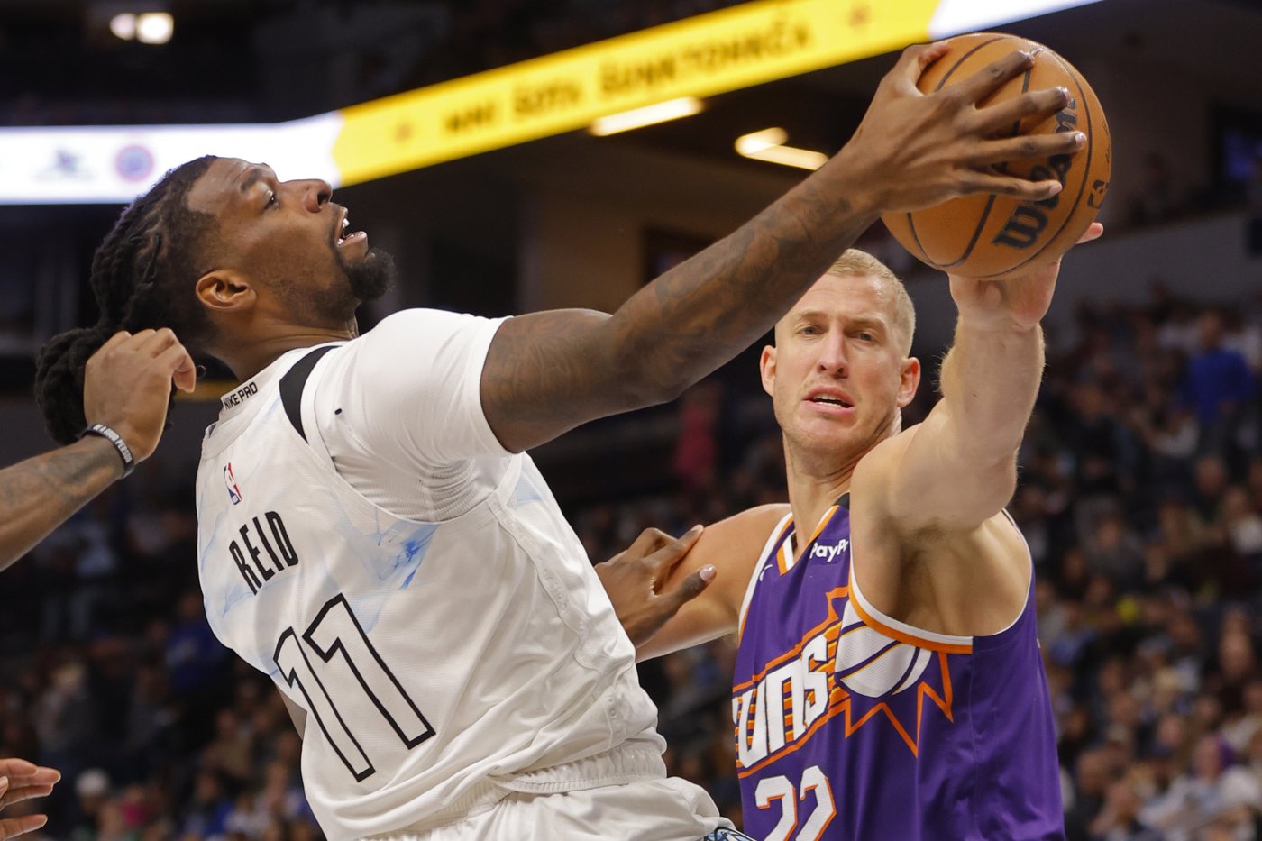 Randle hits 3 at the buzzer to lift Timberwolves over Booker, Suns with 120-117 win | iNFOnews.ca Randle hits 3 at the buzzer to lift Timberwolves over Booker, Suns with 120-117 win | iNFOnews.ca
