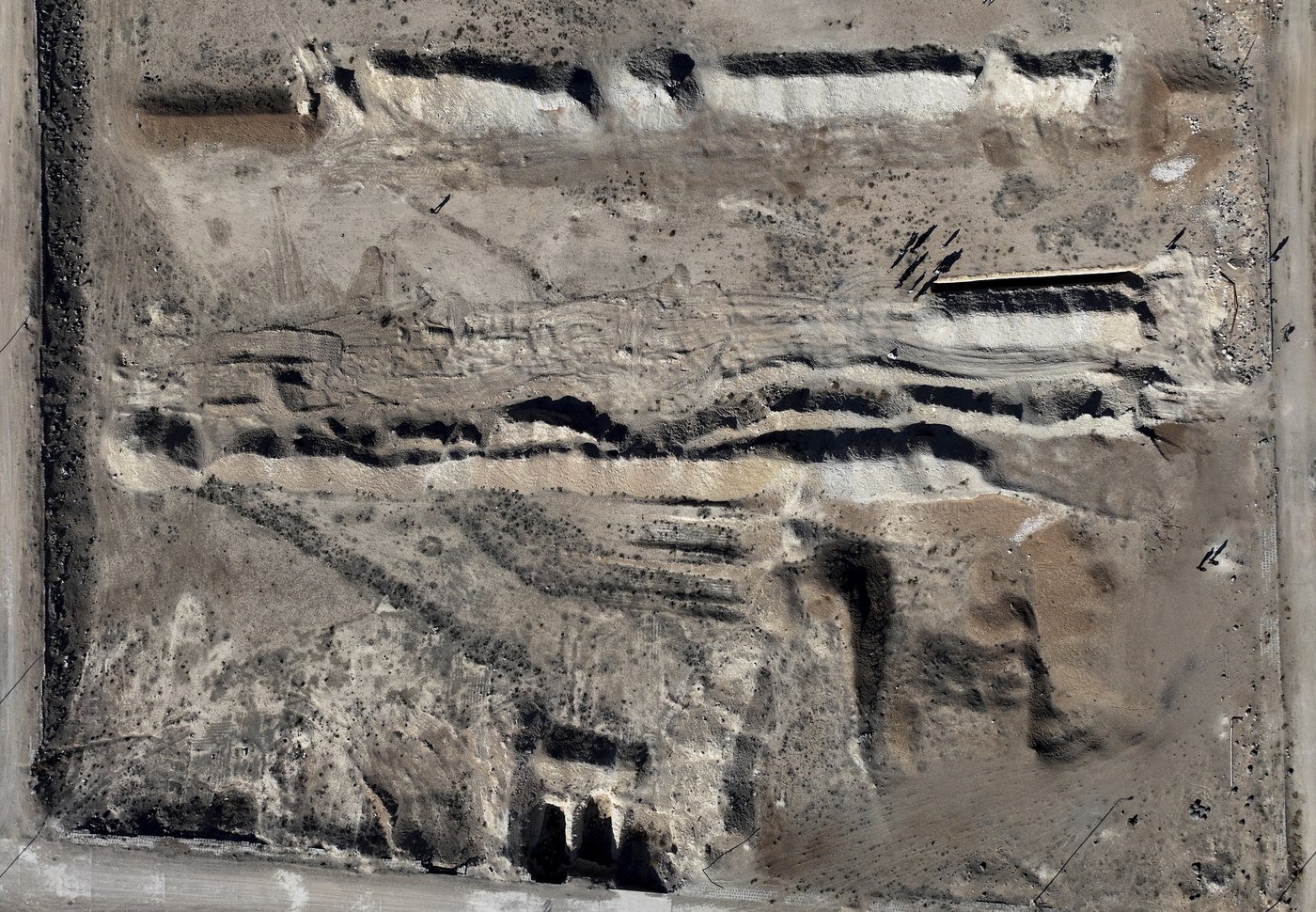 After Assad's fall, the task of unearthing the dead from Syria's mass graves is just beginning | iNFOnews.ca