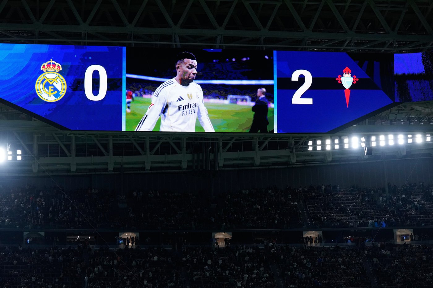 Nine-man Real Madrid loses at home for the 1st time this season | iNFOnews.ca