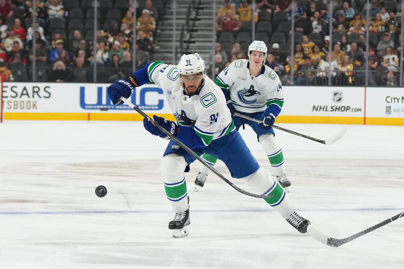 Golden Knights open Tortorella era with 4-2 win over Canucks | iNFOnews.ca Golden Knights open Tortorella era with 4-2 win over Canucks | iNFOnews.ca