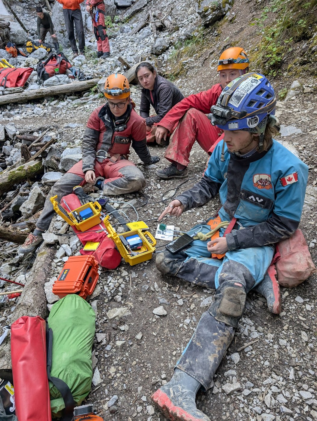 Rescuers use new tech to save caver trapped vertically in Alberta's 'Psych Squeeze' | iNFOnews.ca