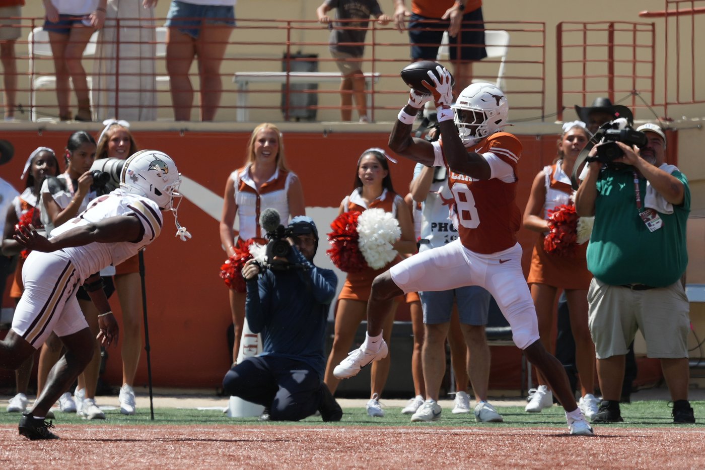 Texas transfers delivered the big plays for the Longhorns in their burnt orange debut | iNFOnews.ca