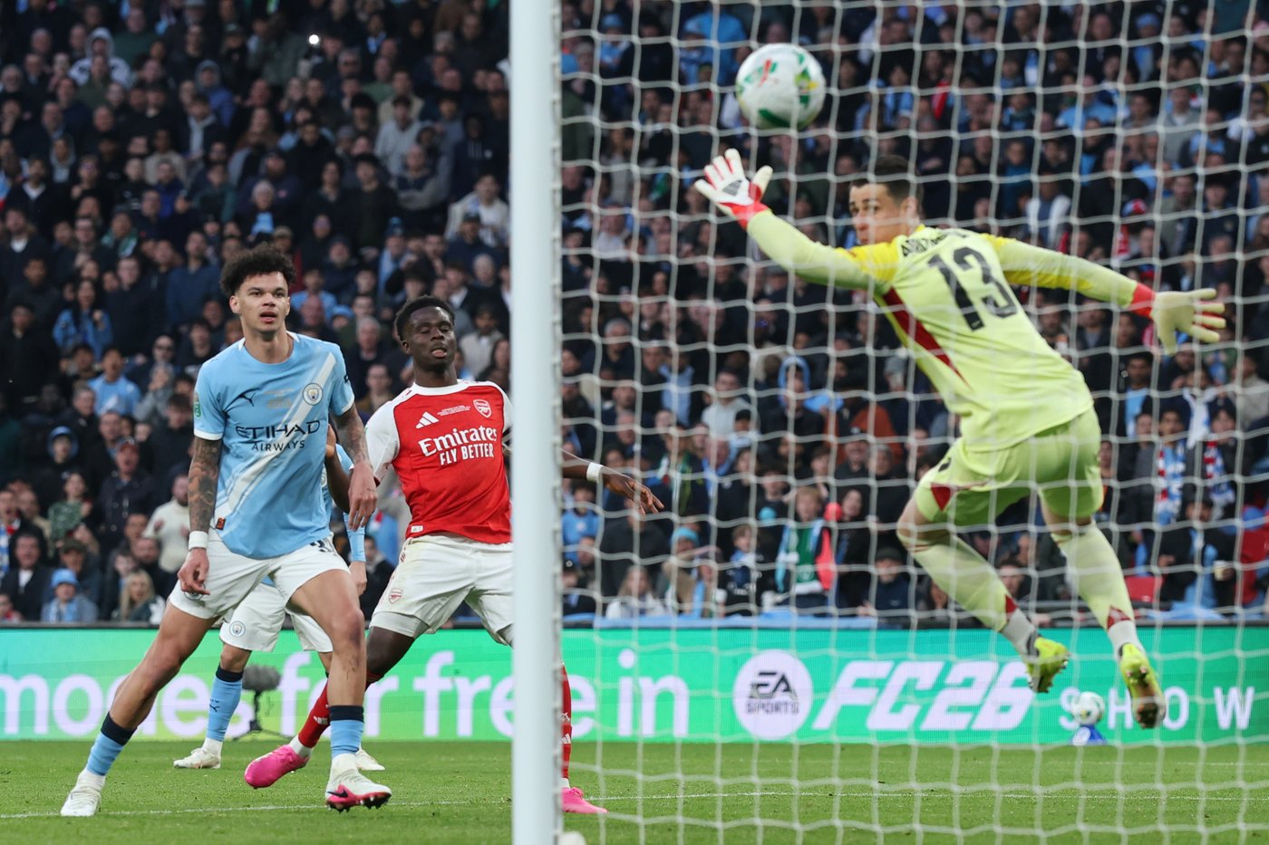 Man City dominates Arsenal to win English League Cup and make statement in Premier League title race | iNFOnews.ca