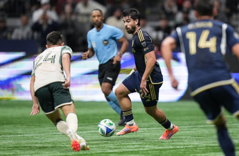 Brian White's late goal gives Whitecaps a draw with Portland | iNFOnews.ca