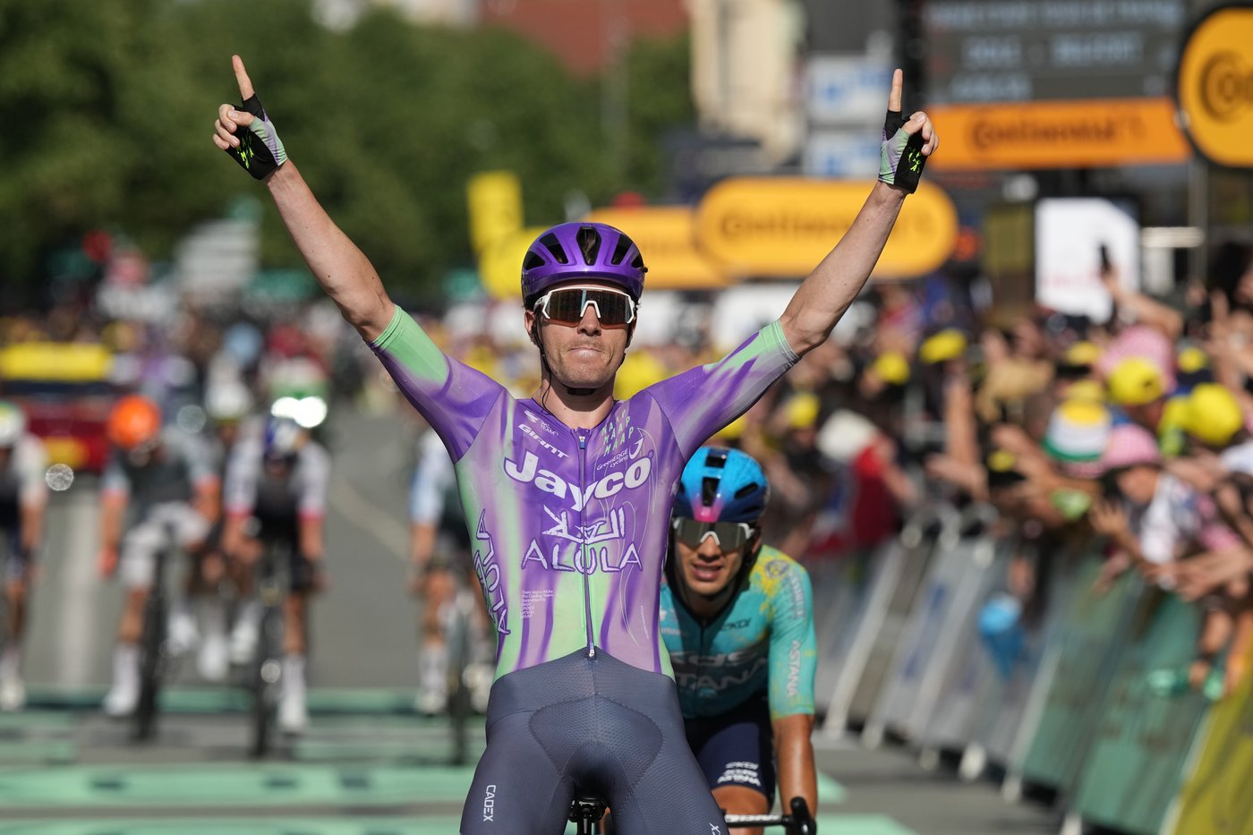 Schmid wins long 13th stage of the Tour and Pogacar safely keeps overall lead | iNFOnews.ca Schmid wins long 13th stage of the Tour and Pogacar safely keeps overall lead | iNFOnews.ca