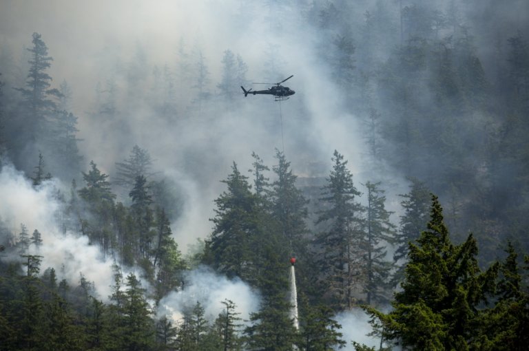 Evacuation alert issued as out of control fire burns in southern B.C. | iNFOnews.ca